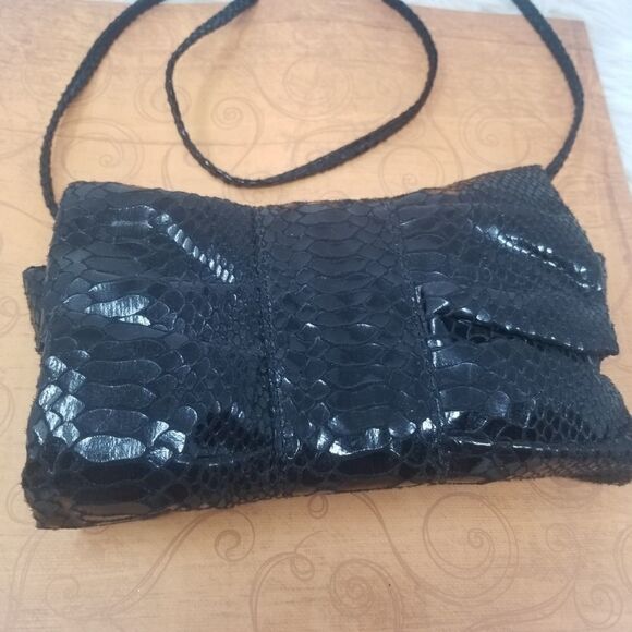 Blingy Black Wristlet - Picture 5 of 12